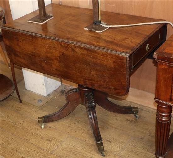 A Regency mahogany Pembroke breakfast table W.86cm